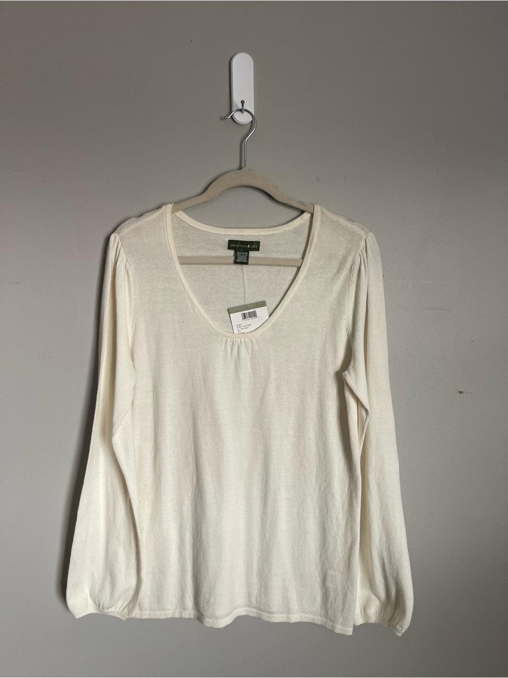 MOUNTAIN LAKE | Cream Long Sleeve Scoop Neck Sweater Sz M